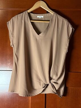 Pleione Lightweight Camel V-neck Blouse With Twist Front Detail Size Medium